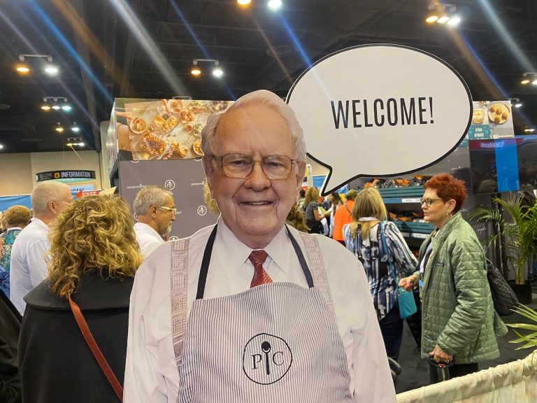 Warren Buffett accumulates a record liquidity of 347,771 million in full stock storm | Companies