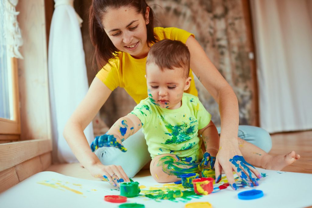 Is Hiring a Part-Time Nanny in Abu Dhabi Better Than Enrolling Your Child in Daycare?