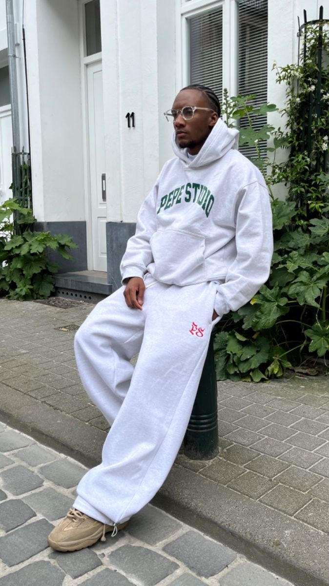 Pepe Studio Clothing Wear for Customers Enjoy Fashion