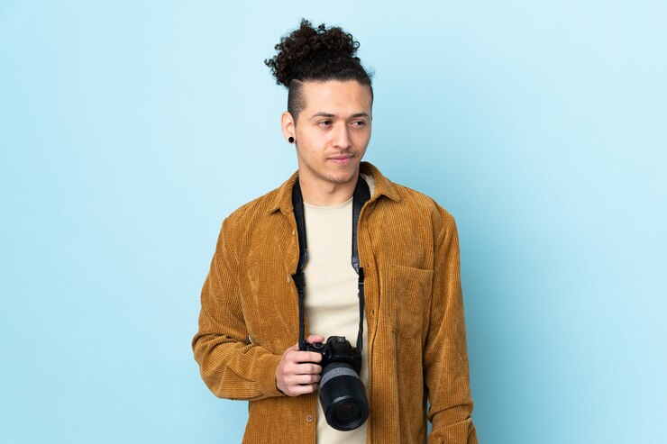 The Art Behind the Lens: How Photographers Turn Ordinary Moments Into Extraordinary Images