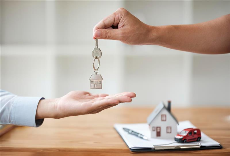 Canadians buying property abroad could save more with smarter FX solutions